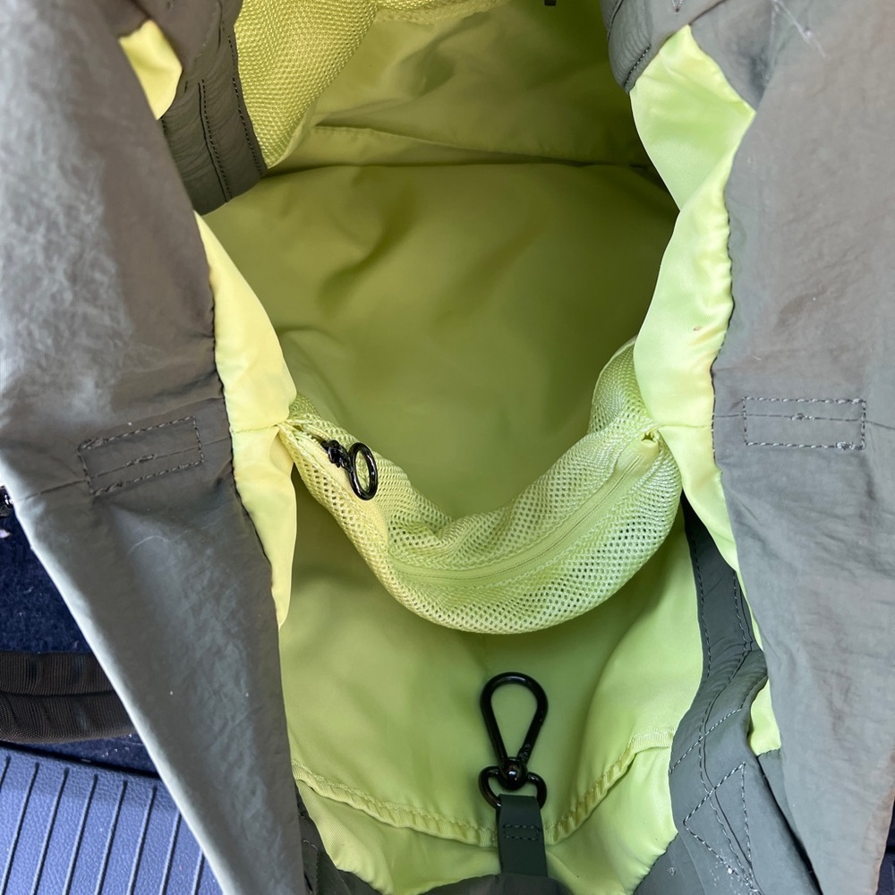Lululemon Athletica Green Oversized Tote Bag - Picture 3 of 4